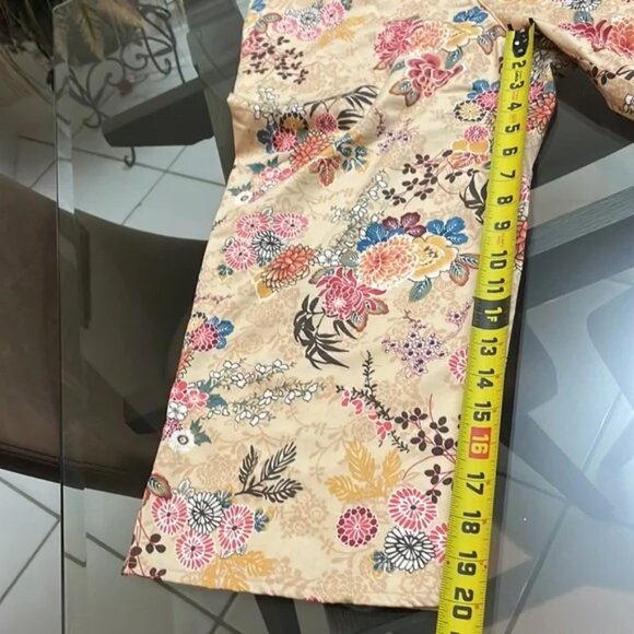 Cruise Ready Koret Capris with Coordinating Cap Sleeve Tee - Picture 8 of 12